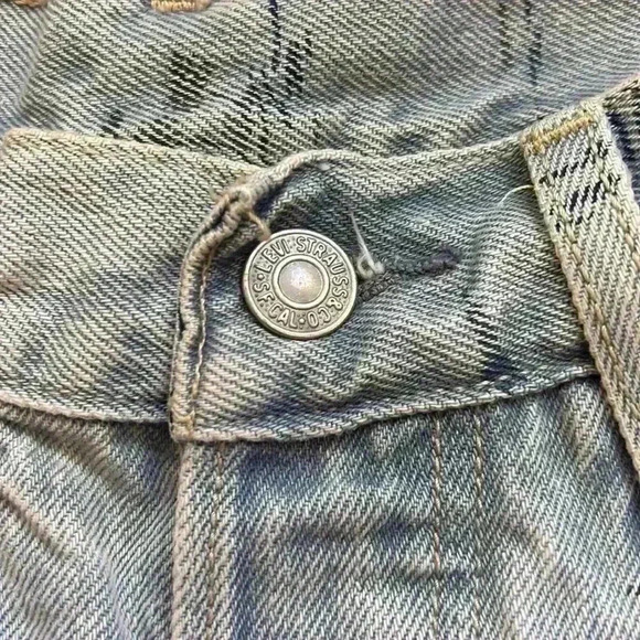 🔥Levi’s🔥 | Vintage jeans shorts with surfers and palm tree designs - Picture 5 of 16